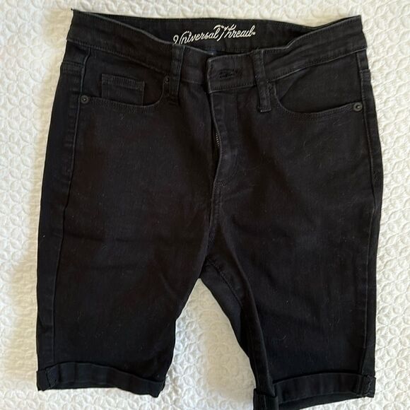 Universal Threads Black High Rise Bermuda Jean Shorts Distressed Size 2/26R - Picture 1 of 10